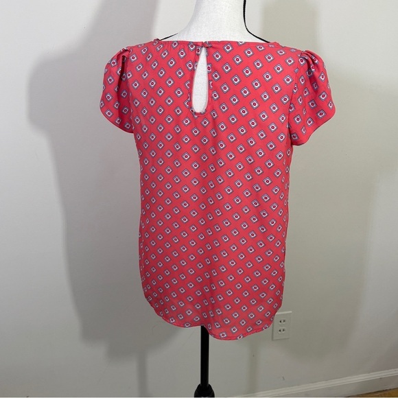 Peach shade Geometric Women's Top - Picture 4 of 8